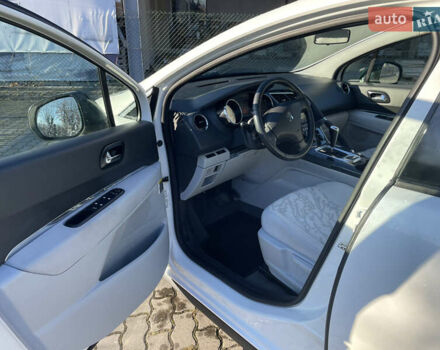 Белый Пежо 3008, объемом двигателя 1.6 л и пробегом 240 тыс. км за 8300 $, фото 8 на Automoto.ua