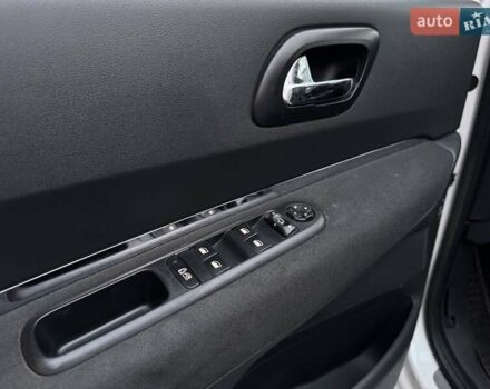 Пежо 3008 2011 в Стрые на Automoto.ua Белый Пежо 3008, объемом двигателя 1.56 л и пробегом 197 тыс. км за 7200 $, фото 25 на Automoto.ua