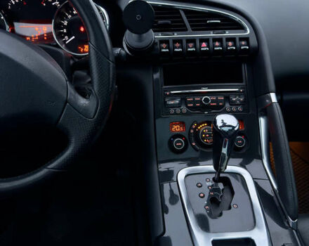 Белый Пежо 3008, объемом двигателя 2 л и пробегом 220 тыс. км за 10300 $, фото 8 на Automoto.ua