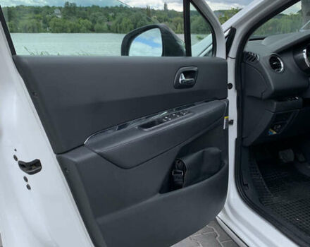 Білий Пежо 3008, об'ємом двигуна 1.6 л та пробігом 194 тис. км за 11000 $, фото 21 на Automoto.ua