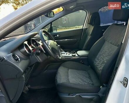 Белый Пежо 3008, объемом двигателя 1.56 л и пробегом 188 тыс. км за 8333 $, фото 15 на Automoto.ua