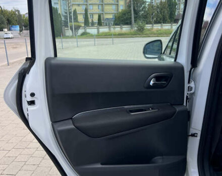 Белый Пежо 3008, объемом двигателя 1.6 л и пробегом 225 тыс. км за 8800 $, фото 51 на Automoto.ua