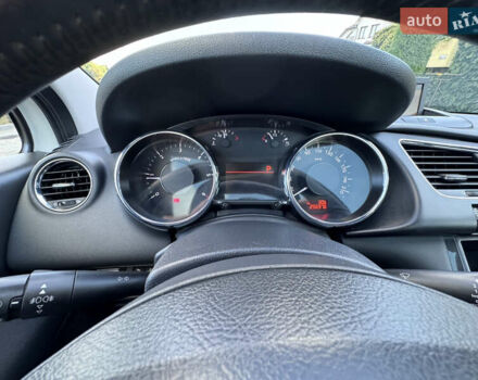 Белый Пежо 3008, объемом двигателя 2 л и пробегом 256 тыс. км за 8700 $, фото 24 на Automoto.ua