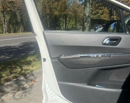 Пежо 3008 2011 в Луцке на Automoto.ua Белый Пежо 3008, объемом двигателя 1.56 л и пробегом 182 тыс. км за 8500 $, фото 6 на Automoto.ua
