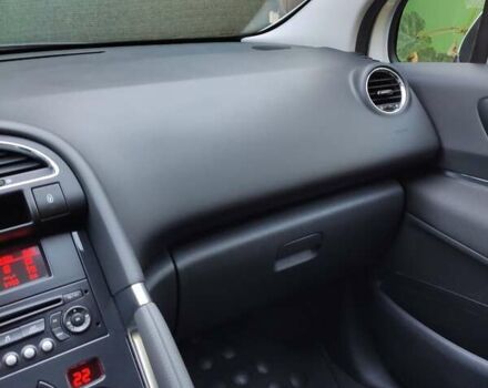 Белый Пежо 3008, объемом двигателя 1.6 л и пробегом 192 тыс. км за 7900 $, фото 11 на Automoto.ua