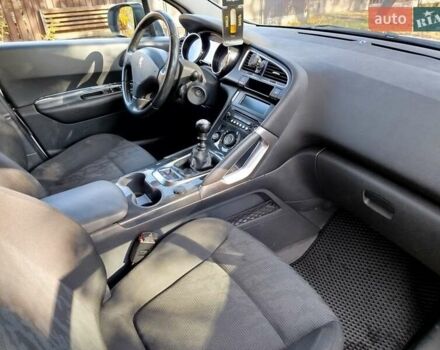 Пежо 3008 2011 в Черкассах на Automoto.ua Белый Пежо 3008, объемом двигателя 1.56 л и пробегом 284 тыс. км за 7800 $, фото 13 на Automoto.ua