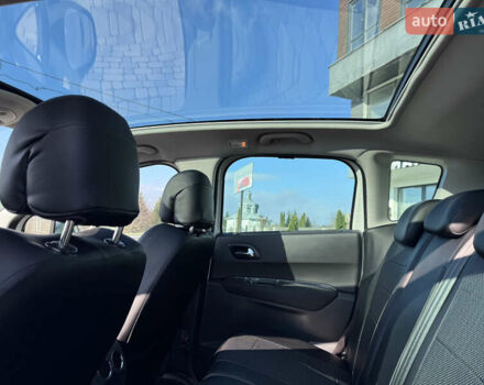 Белый Пежо 3008, объемом двигателя 2 л и пробегом 256 тыс. км за 10350 $, фото 15 на Automoto.ua