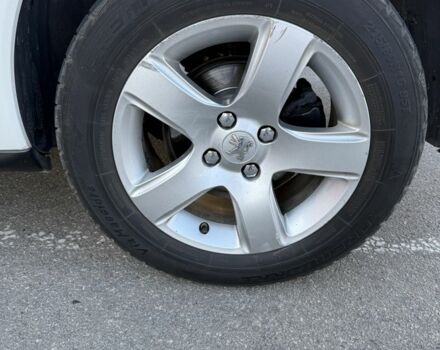 Белый Пежо 3008, объемом двигателя 1.6 л и пробегом 198 тыс. км за 9000 $, фото 15 на Automoto.ua