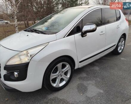 Белый Пежо 3008, объемом двигателя 1.6 л и пробегом 237 тыс. км за 8900 $, фото 1 на Automoto.ua