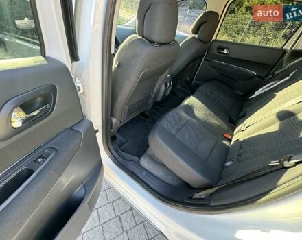 Белый Пежо 3008, объемом двигателя 1.56 л и пробегом 187 тыс. км за 9100 $, фото 13 на Automoto.ua