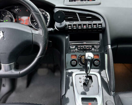 Белый Пежо 3008, объемом двигателя 2 л и пробегом 220 тыс. км за 10300 $, фото 14 на Automoto.ua