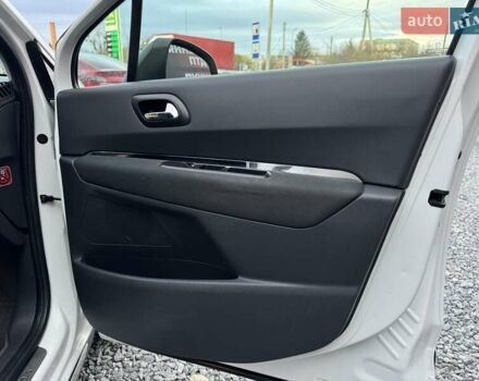 Пежо 3008 2011 в Стрые на Automoto.ua Белый Пежо 3008, объемом двигателя 1.56 л и пробегом 197 тыс. км за 7200 $, фото 16 на Automoto.ua