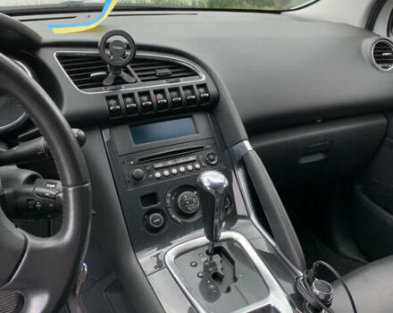 Білий Пежо 3008, об'ємом двигуна 1.6 л та пробігом 194 тис. км за 11000 $, фото 11 на Automoto.ua