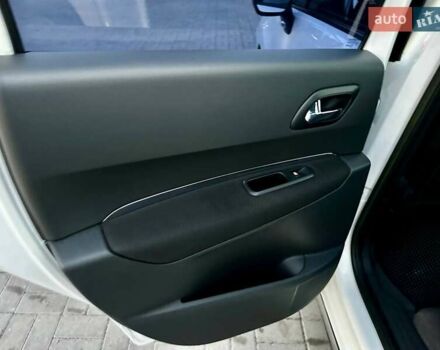 Белый Пежо 3008, объемом двигателя 1.56 л и пробегом 188 тыс. км за 8333 $, фото 17 на Automoto.ua