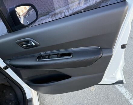 Белый Пежо 3008, объемом двигателя 1.6 л и пробегом 198 тыс. км за 9000 $, фото 10 на Automoto.ua