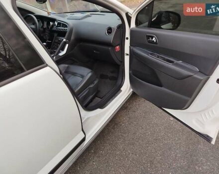 Белый Пежо 3008, объемом двигателя 1.6 л и пробегом 237 тыс. км за 8900 $, фото 9 на Automoto.ua