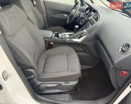 Білий Пежо 3008, об'ємом двигуна 1.6 л та пробігом 158 тис. км за 8350 $, фото 24 на Automoto.ua