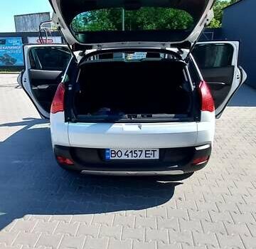 Белый Пежо 3008, объемом двигателя 1.56 л и пробегом 212 тыс. км за 10300 $, фото 9 на Automoto.ua