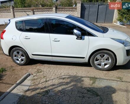Белый Пежо 3008, объемом двигателя 2 л и пробегом 281 тыс. км за 10200 $, фото 4 на Automoto.ua