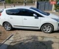 Белый Пежо 3008, объемом двигателя 2 л и пробегом 281 тыс. км за 10200 $, фото 4 на Automoto.ua