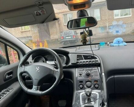 Белый Пежо 3008, объемом двигателя 2 л и пробегом 300 тыс. км за 9400 $, фото 4 на Automoto.ua