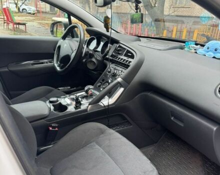Белый Пежо 3008, объемом двигателя 2 л и пробегом 300 тыс. км за 9400 $, фото 6 на Automoto.ua