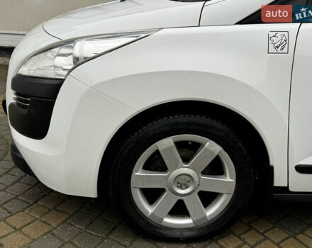 Білий Пежо 3008, об'ємом двигуна 1.6 л та пробігом 205 тис. км за 6750 $, фото 36 на Automoto.ua