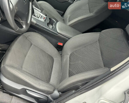 Білий Пежо 3008, об'ємом двигуна 1.6 л та пробігом 205 тис. км за 6750 $, фото 15 на Automoto.ua
