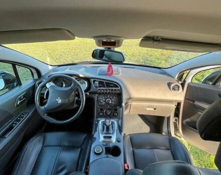Белый Пежо 3008, объемом двигателя 2 л и пробегом 250 тыс. км за 9000 $, фото 2 на Automoto.ua