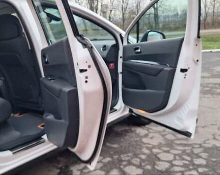 Белый Пежо 3008, объемом двигателя 1.6 л и пробегом 226 тыс. км за 8999 $, фото 77 на Automoto.ua