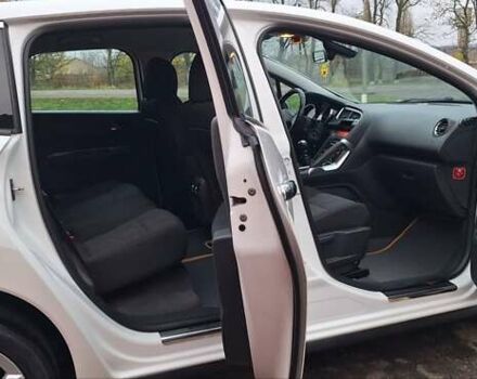 Белый Пежо 3008, объемом двигателя 1.6 л и пробегом 226 тыс. км за 8999 $, фото 13 на Automoto.ua