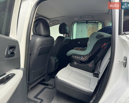 Білий Пежо 3008, об'ємом двигуна 2 л та пробігом 225 тис. км за 10200 $, фото 19 на Automoto.ua