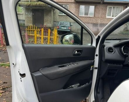 Белый Пежо 3008, объемом двигателя 2 л и пробегом 300 тыс. км за 9400 $, фото 7 на Automoto.ua