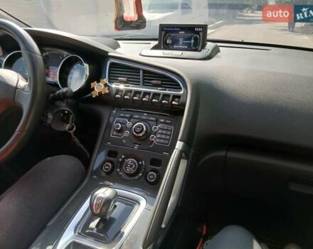 Белый Пежо 3008, объемом двигателя 2 л и пробегом 281 тыс. км за 10200 $, фото 6 на Automoto.ua