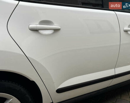 Білий Пежо 3008, об'ємом двигуна 1.6 л та пробігом 205 тис. км за 6750 $, фото 43 на Automoto.ua