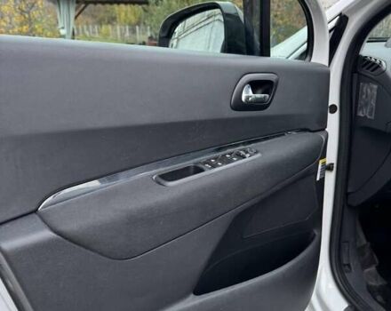 Белый Пежо 3008, объемом двигателя 2 л и пробегом 223 тыс. км за 12700 $, фото 5 на Automoto.ua