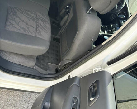 Белый Пежо 3008, объемом двигателя 1.6 л и пробегом 93 тыс. км за 12000 $, фото 9 на Automoto.ua