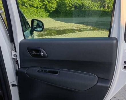 Білий Пежо 3008, об'ємом двигуна 2 л та пробігом 218 тис. км за 10500 $, фото 17 на Automoto.ua