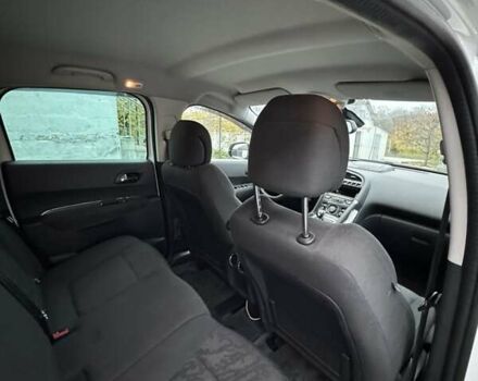 Белый Пежо 3008, объемом двигателя 2 л и пробегом 223 тыс. км за 12700 $, фото 20 на Automoto.ua