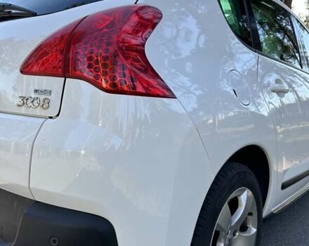 Белый Пежо 3008, объемом двигателя 1.6 л и пробегом 214 тыс. км за 9000 $, фото 5 на Automoto.ua