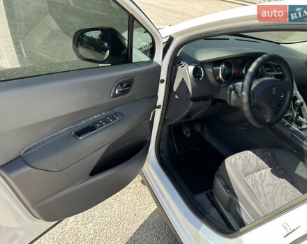 Белый Пежо 3008, объемом двигателя 1.6 л и пробегом 93 тыс. км за 12000 $, фото 11 на Automoto.ua