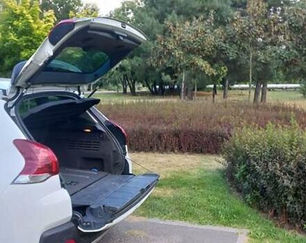 Белый Пежо 3008, объемом двигателя 2 л и пробегом 210 тыс. км за 11000 $, фото 10 на Automoto.ua