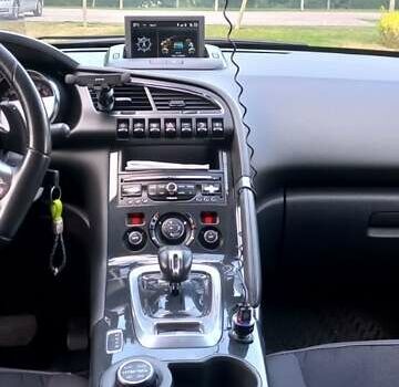 Белый Пежо 3008, объемом двигателя 2 л и пробегом 210 тыс. км за 11000 $, фото 6 на Automoto.ua