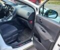 Белый Пежо 3008, объемом двигателя 2 л и пробегом 210 тыс. км за 11000 $, фото 8 на Automoto.ua