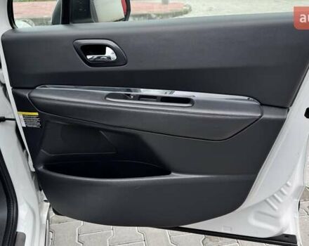 Пежо 3008 2014 в Тернополе на Automoto.ua Белый Пежо 3008, объемом двигателя 2 л и пробегом 131 тыс. км за 14699 $, фото 30 на Automoto.ua