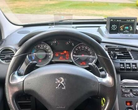 Белый Пежо 3008, объемом двигателя 2 л и пробегом 210 тыс. км за 11000 $, фото 11 на Automoto.ua