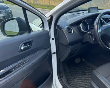 Белый Пежо 3008, объемом двигателя 1.56 л и пробегом 217 тыс. км за 12999 $, фото 24 на Automoto.ua