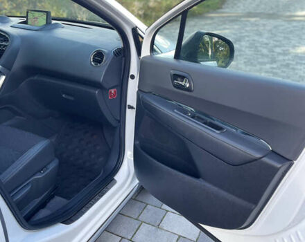 Белый Пежо 3008, объемом двигателя 1.6 л и пробегом 238 тыс. км за 12500 $, фото 45 на Automoto.ua