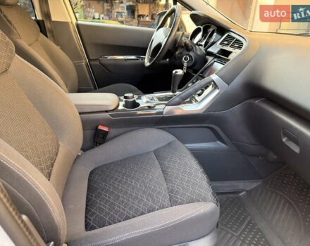 Пежо 3008 2015 у Івано-Франківську на Automoto.ua Білий Пежо 3008, об'ємом двигуна 1.6 л та пробігом 64 тис. км за 13900 $, фото 32 на Automoto.ua