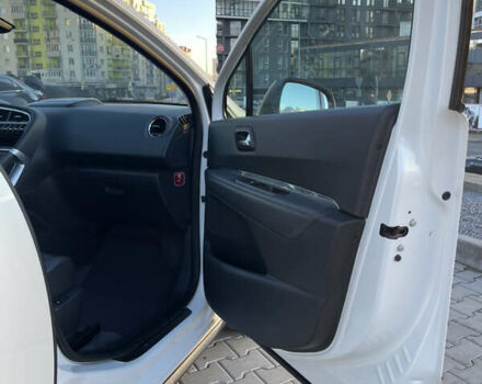 Белый Пежо 3008, объемом двигателя 1.6 л и пробегом 144 тыс. км за 11499 $, фото 21 на Automoto.ua